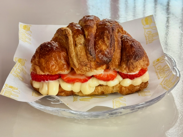 Croissant de Ninho com morango